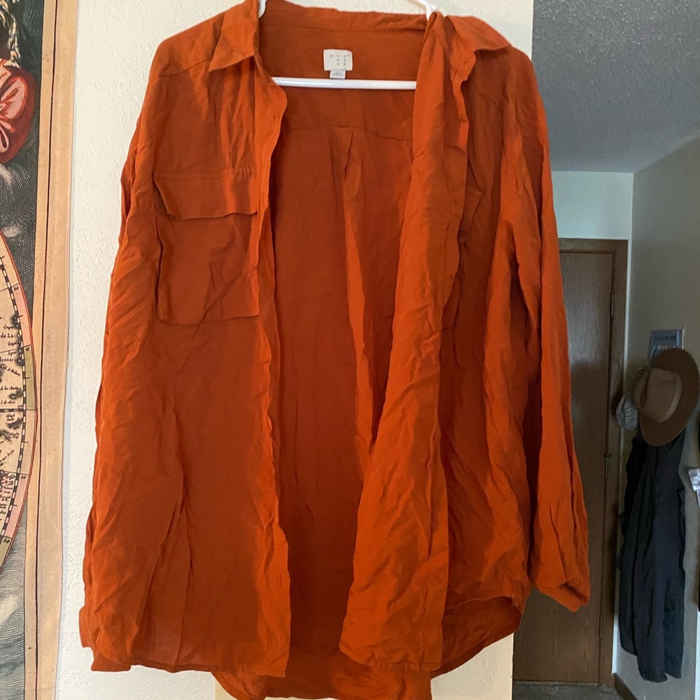 Women’s button up shirt